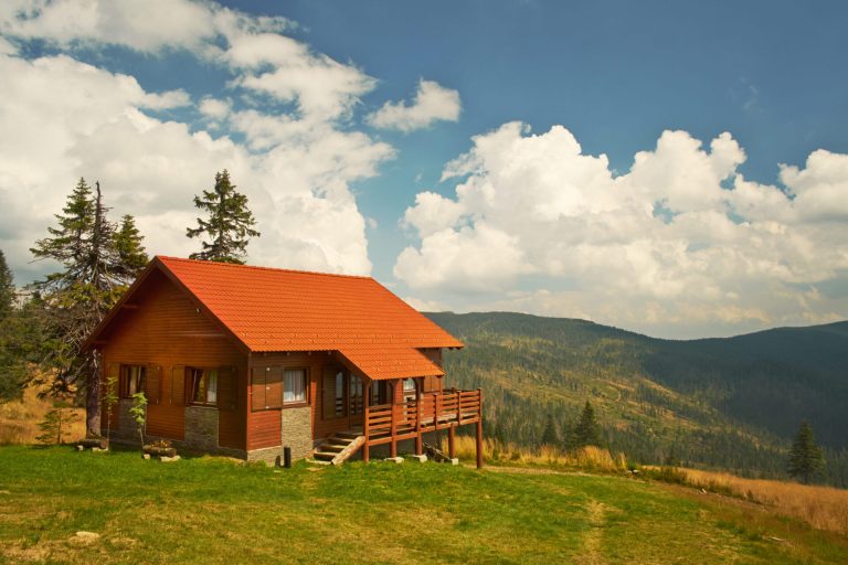 Cómo puedo calcular la distancia entre dos cabañas fácilmente 6 cabanas en un paisaje natural sereno