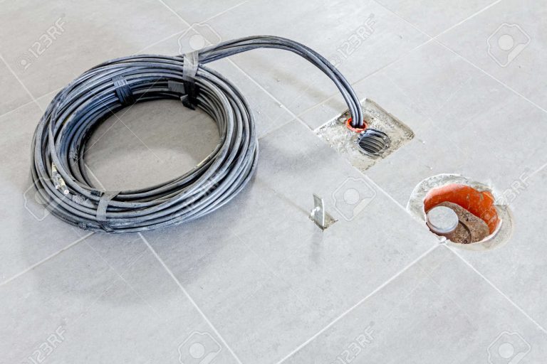 Cuánta cantidad de cable se necesita por metro cuadrado 38 cable enrollado en un fondo neutro