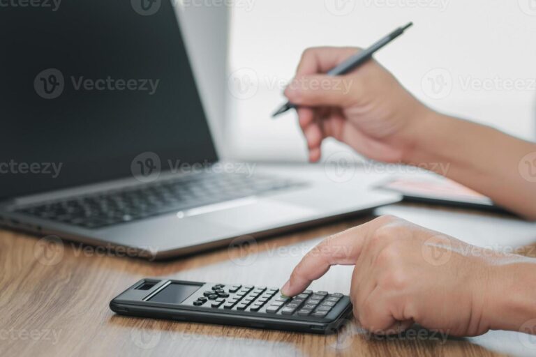 calculo de dinero en una computadora