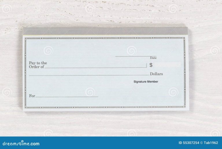 Puede alguien cobrar un cheque a mi nombre sin mi autorización 15 cheque sin firmar sobre una mesa
