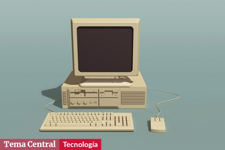 Quién fue el creador de la nube informática y cómo surgió 15 computadora antigua con nube digital abstracta