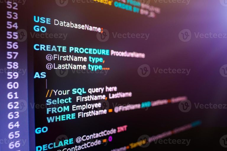 computadora con codigo y base de datos