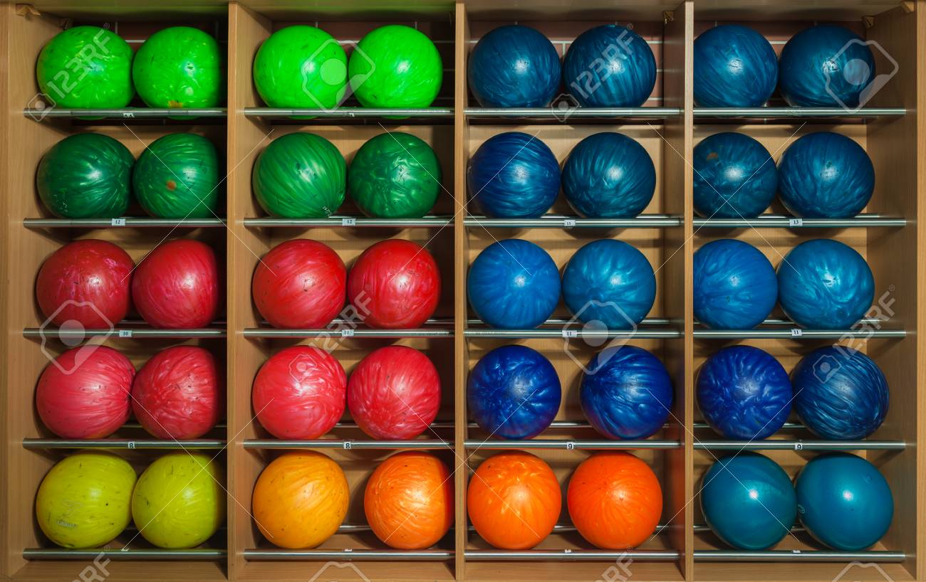 Cuánto pesa una bola de boliche y qué tamaños existen