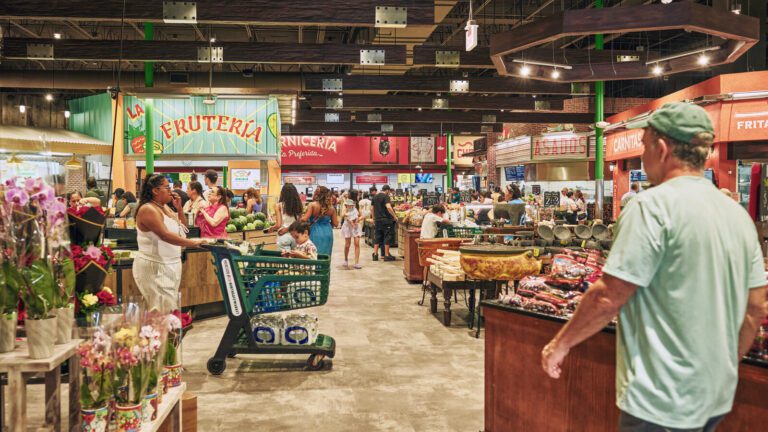 Cómo puede el empuje regional impulsar a micro y medianas empresas 9 empresas locales colaborando en un mercado