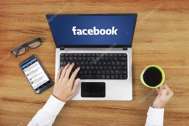 Cómo puedo crear una página web desde Facebook fácilmente 9 logo de facebook y computadora portatil