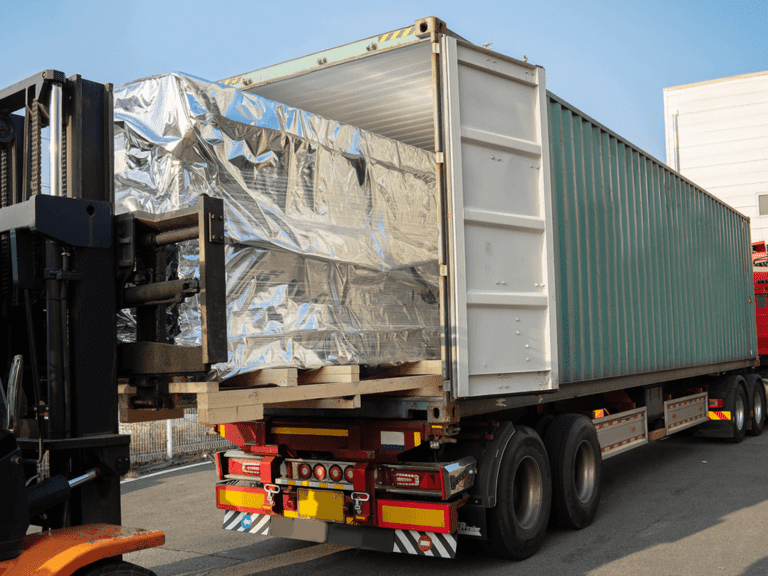 Qué son las mercancías en tránsito según NIF y su tratamiento contable 14 mercancias en transito sobre un camion