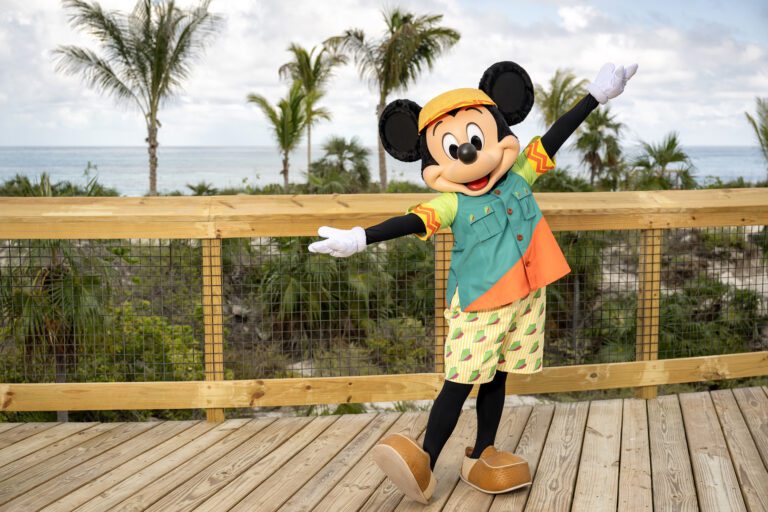 Mickey Mouse está en dominio público en México o no 11 mickey mouse en un paisaje mexicano