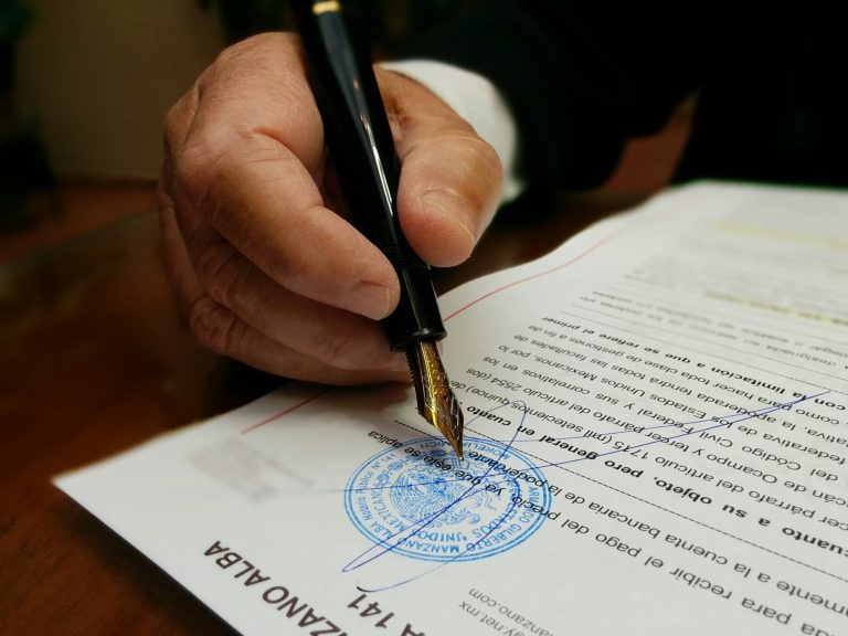 Cuánto cuesta certificar un documento ante notario en México 53 notaria mexicana con documentos y sello
