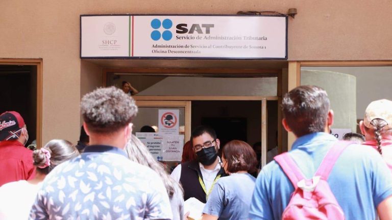 Cómo puedo sacar una cita en el SAT para mis trámites fiscales 32 oficina del sat con gente esperando