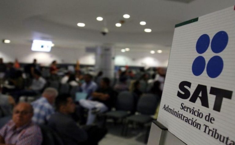 Por qué el SAT no me ha devuelto mi saldo a favor este año 39 oficina del sat con personas consultando