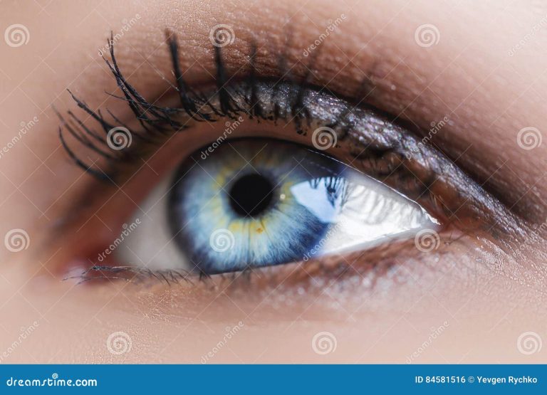 Cómo saber si estás siendo observado sin que lo sepas tú 9 ojos que observan desde las sombras