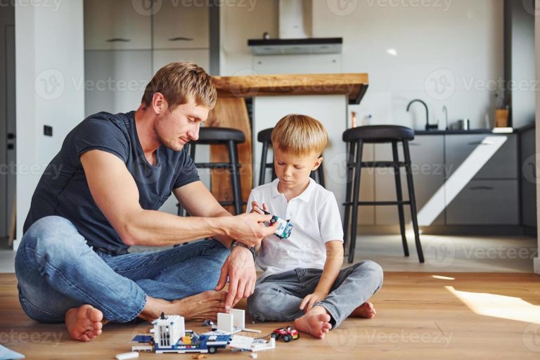 Cómo pueden padre e hijo obtener crédito Infonavit juntos 29 padre e hijo en una casa juntos