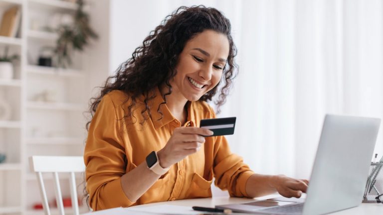 Cómo puedo tramitar una tarjeta Coppel departamental fácilmente 26 persona usando computadora para solicitar tarjeta