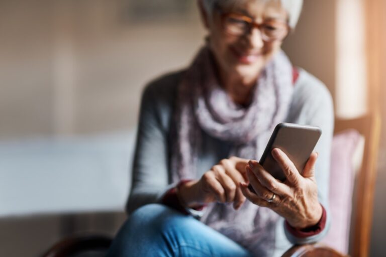 Cómo puedo solicitar que Mercado Libre me realice una llamada 14 persona usando un telefono movil