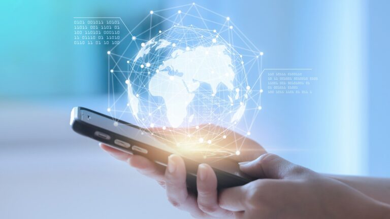 Cómo contratar el servicio de Blue To Go Internet en México 10 persona utilizando internet movil en mexico