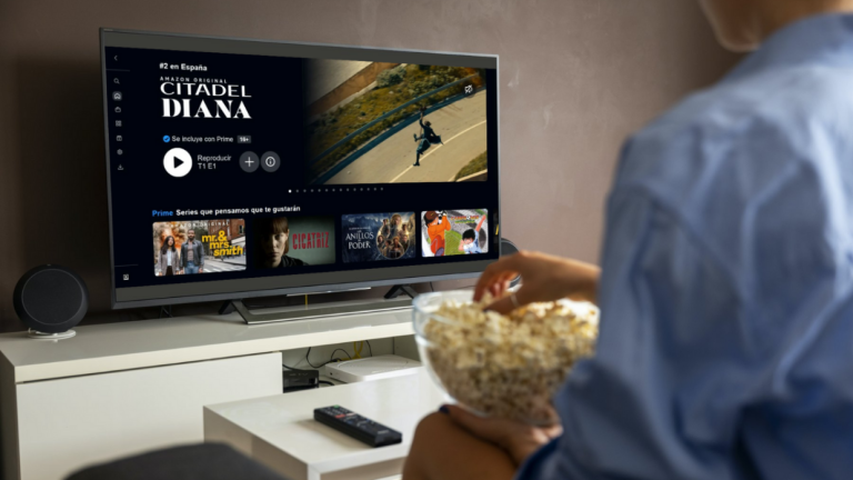 televisor conectado a un dispositivo streaming