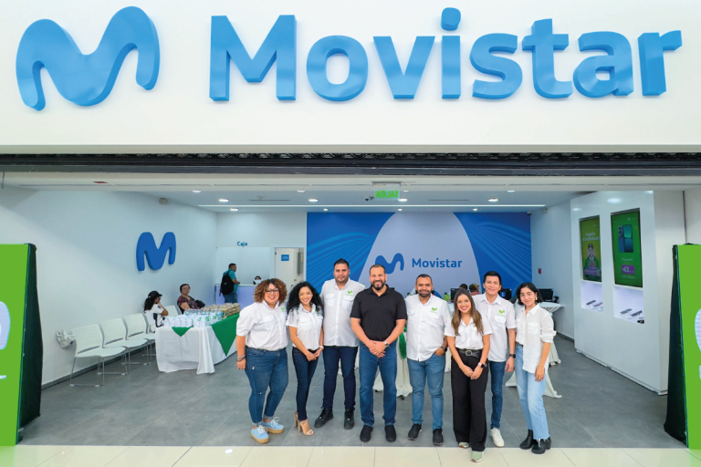 Qué servicios y promociones ofrece Movistar en Plaza Sendero Sur Saltillo 54 tienda movistar en centro comercial moderno