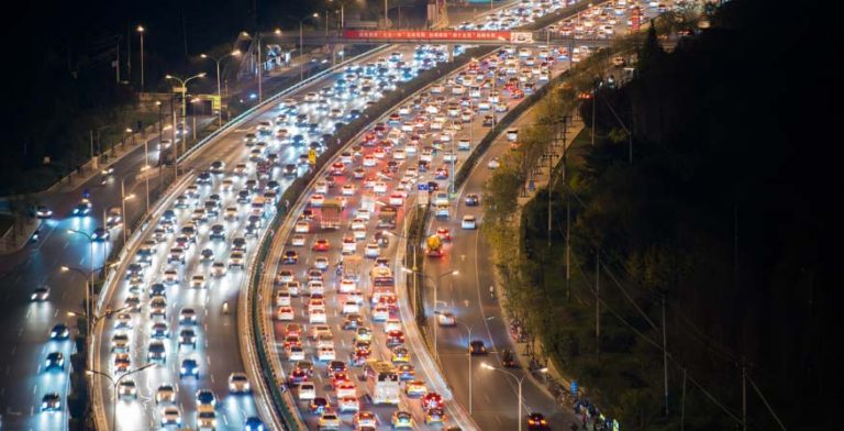 Cómo consultar el tráfico actual en mi zona fácilmente 7 trafico urbano con vehiculos en movimiento