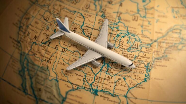 viaje en avion con pasajes de ida y vuelta